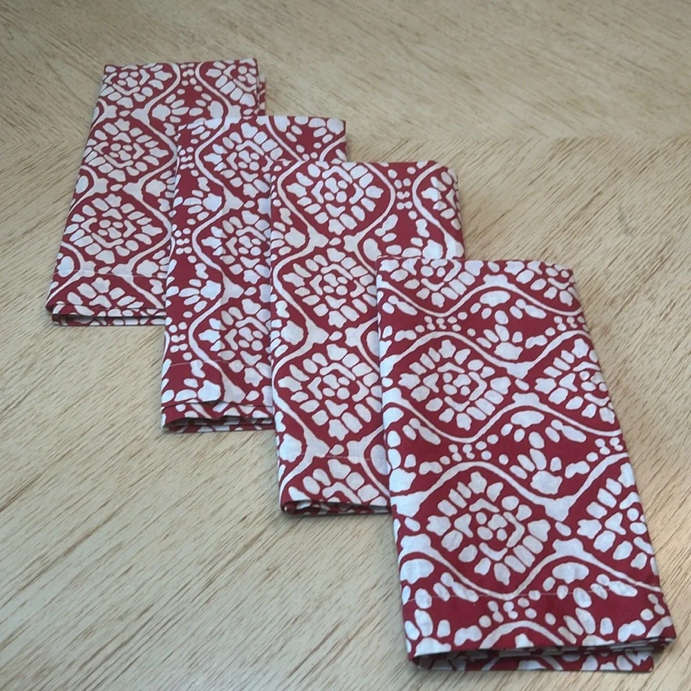 Pottery Barn Napkins (4) NWOT